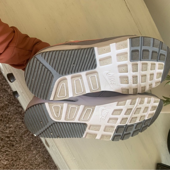 Nike Air Max Size 6 LIKE NEW - Picture 4 of 4